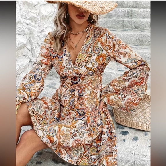 NEW❤️ Women's Casual Paisley Dress
Print Double Flare Sleeve - Picture 1 of 17